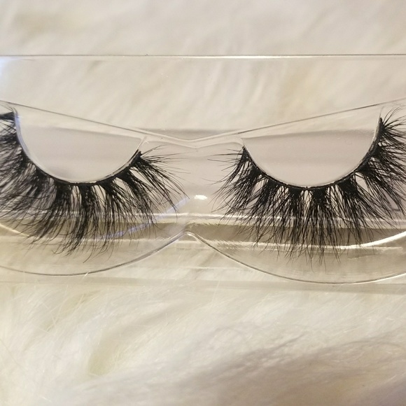 3D MINK WISPY LASHES - Picture 2 of 3